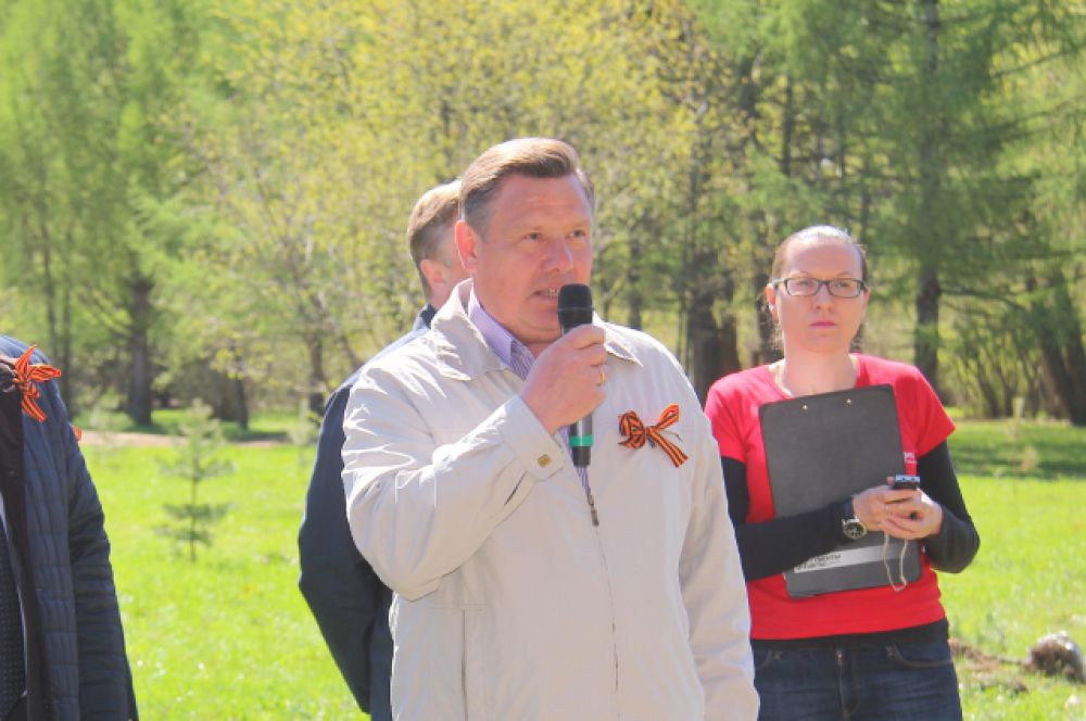 Директор МП «Автозаводский парк» Борис Крохин поприветствовал участников акции