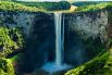 Водопад Кайетур, Гайана. Этот красивейший гигантский водопад так надежно спрятан в тропических лесах Гайаны, что долгое время оставался практически «секретным». Даже в наши дни, чтобы попасть к водопаду Кайетур, придется совершить путешествие на небольшом самолете из Джорджтауна или отправиться в двухдневный пеший поход.
