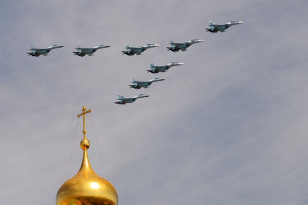 Многоцелевые истребители Су-30СМ и Су-35С.