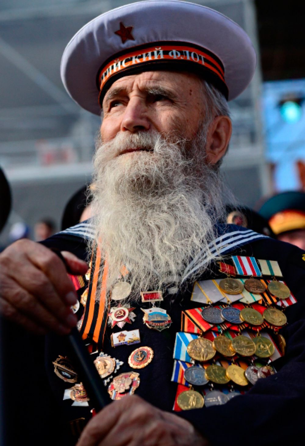 Ветеран на трибуне перед началом военного парада в ознаменование 70-летия Победы в Великой Отечественной войне 1941-1945 годов.