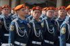 Впервые в параде в Калининграде приняли участие представители МЧС.