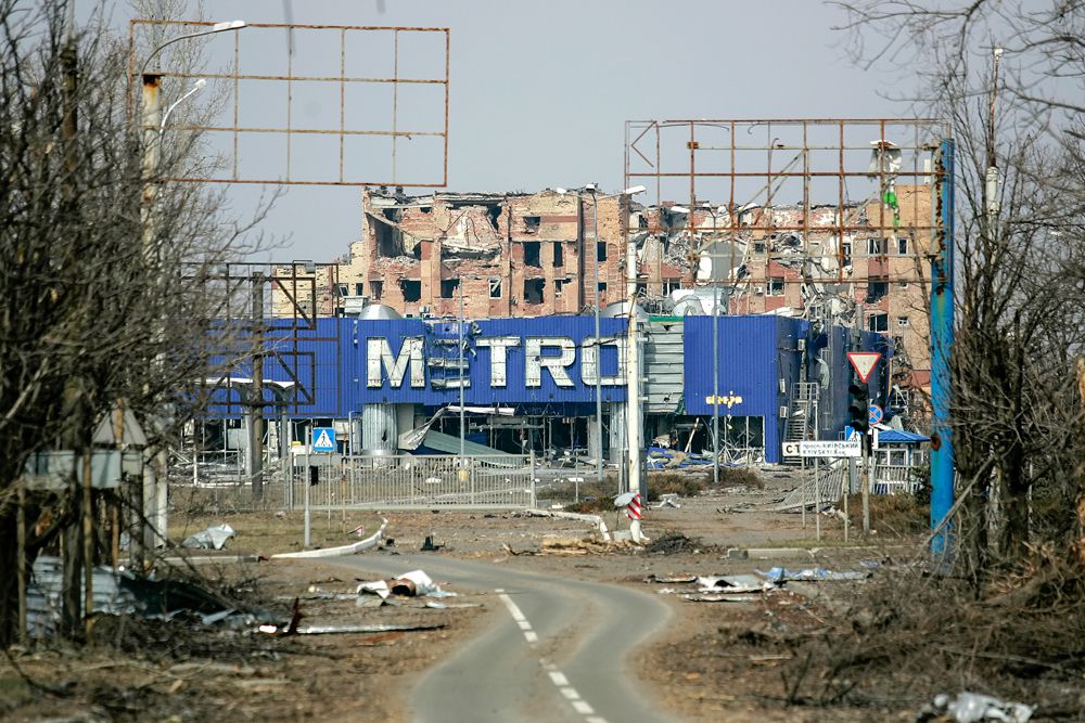 Разрушения в аэропорту города Донецка.