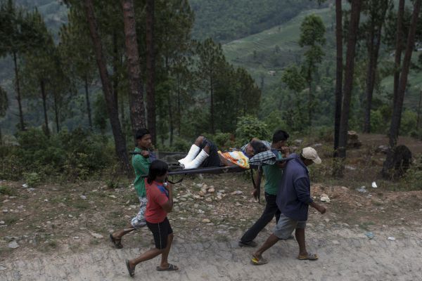  Министр здравоохранения Непала Хагарай Адхикари заявил, что число жертв разрушительного землетрясения в стране, вероятно, не превысит девяти тысяч человек.