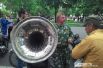 На праздник привезли настоящий старинный граммофон, который играл песни военных лет.
