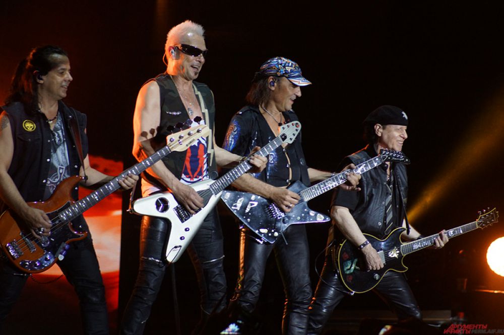 Scorpions является одной из самых известных групп на мировой рок-сцене, им удалось продать более 100 миллионов копий альбомов.