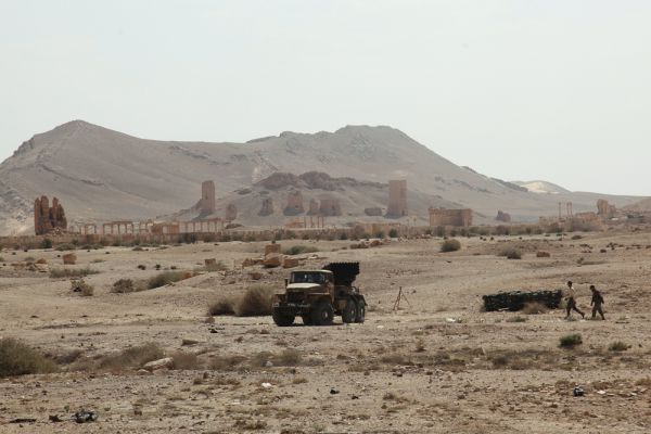 Боевики ИГ захватили «жемчужину Сирийской пустыни». Древний город Пальмира находится в серьезной опасности. Экстремисты могут взять под контроль местные нефтепромыслы и разрушить уникальные объекты Всемирного наследия ЮНЕСКО.