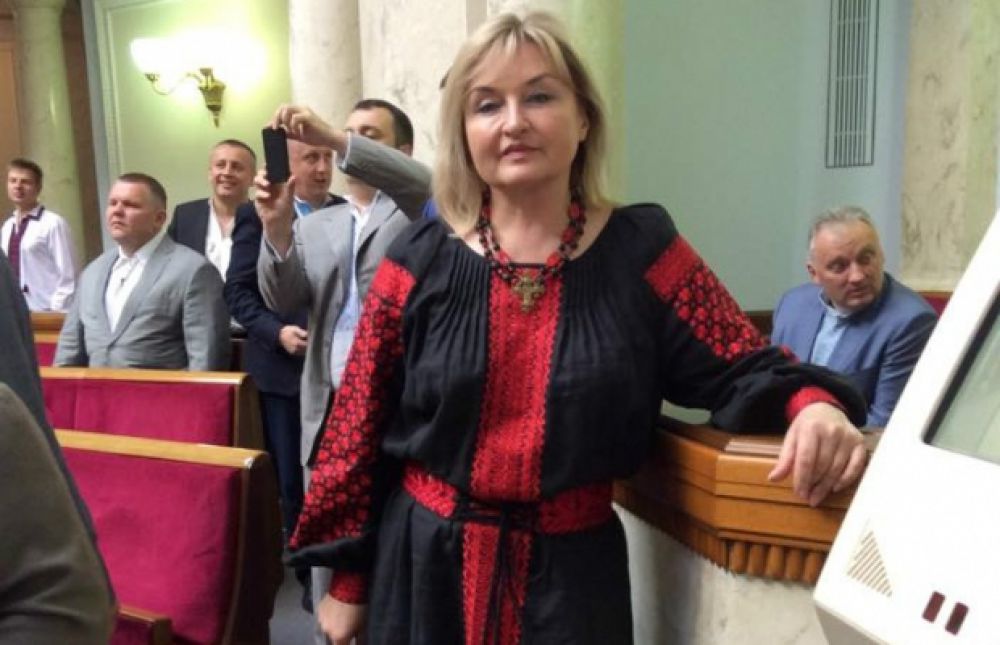 Депутаты в вышиванках