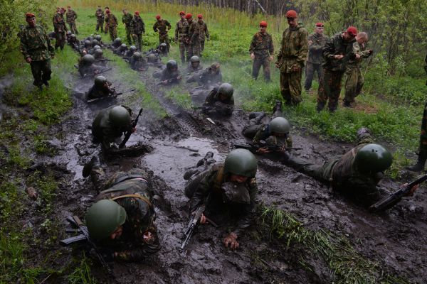 Краповый берет — форменный головной убор военнослужащих и сотрудников подразделений специального назначения внутренних войск в СССР, а ранее — внутренних войск МВД СССР. Является предметом исключительной гордости спецназовца.