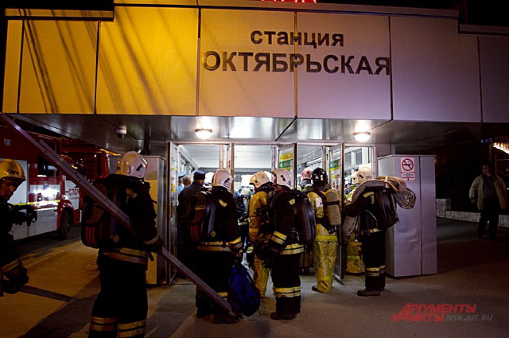 Поезд, пассажирам которого понадобилась помощь, ехал в сторону станции «Октябрьская».