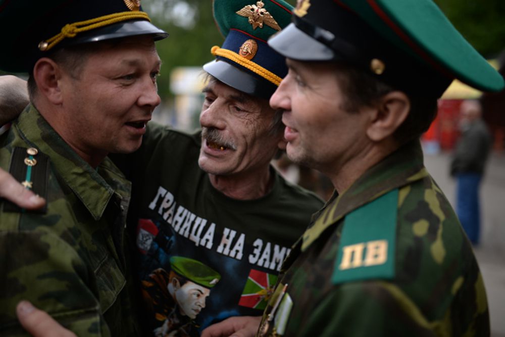 Пограничники в запасе на праздновании Дня Пограничных войск в Центральном парке в Новосибирске.