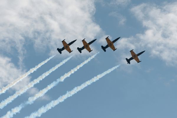 Выступление пилотажной группы «Русь» на самолетах Л-39 «Альбатрос».
