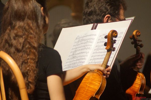 Маэстро дирижирует Национальным филармоническим оркестром России. 
