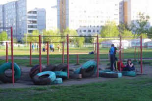 Вместо футбольного поля хотят строить детский сад.