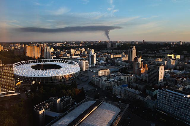 Пожар виден с центра Киева