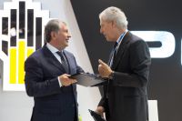Председатель правления «Роснефти» Игорь Сечин и глава Pirelli Tyre S.p.A. Марко Тронкетти Провера.