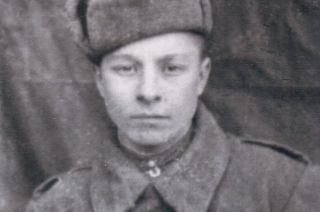 В 1941 г. Александр Каменецкий уже был «Ворошиловским стрелком».