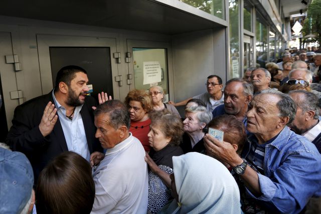 Хаос в Греции накануне дефолта 