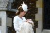Как информировали в Кенсингтонском дворце, Кейт и Уильям выбрали пять крестных родителей для своей новорожденной дочери. Так, стать крестной матерью Шарлотты было предложено дочери одной из сестер принцессы Дианы, матери принца Уильяма, Лауре Феллоуз.