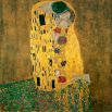 «Поцелуй» (1907—1908) - вероятно, самая известная работа Густава Климта. Она изображает целующуюся пару в разных оттенках золотого на бронзовом фоне.