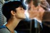 В романтическом фильме 1990 года «Приведение» любовь между героями Деми Мур и Патрика Суэйзи победила даже смерть. 