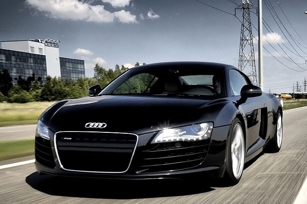 Audi R8.
