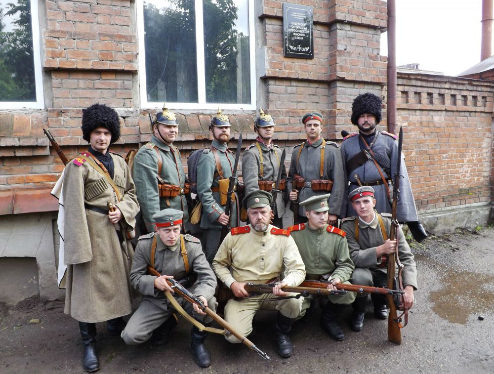 Свои среди чужих, чужие среди своих
