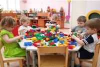Почему детям не хватает мест в детских садах?