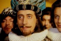 В роли Генриха III в телесериале «Графиня де Монсоро», 1997 год. 