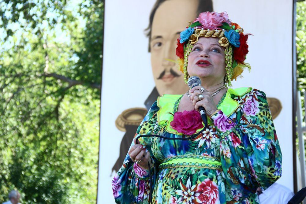 Исполнительница народных песен Людмила Рюмина