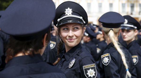 Самые красивые девушки-полицейские в Киеве