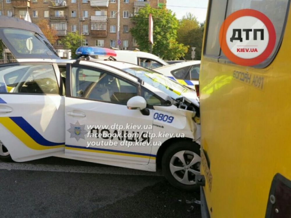 Наша полиция нас бережет: ДТП с участием украинских полицийских
