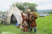 На славянском празднике можно сфотографироваться в национальных костюмах народов Севера...