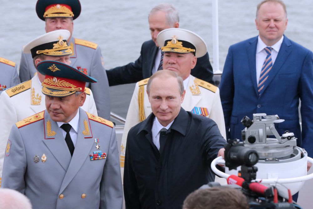 Принимал парад в Балтийске глава государства Владимир Путин.