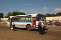 До сих пор на улицах райцентров можно встретить старенькие советские автобусы.