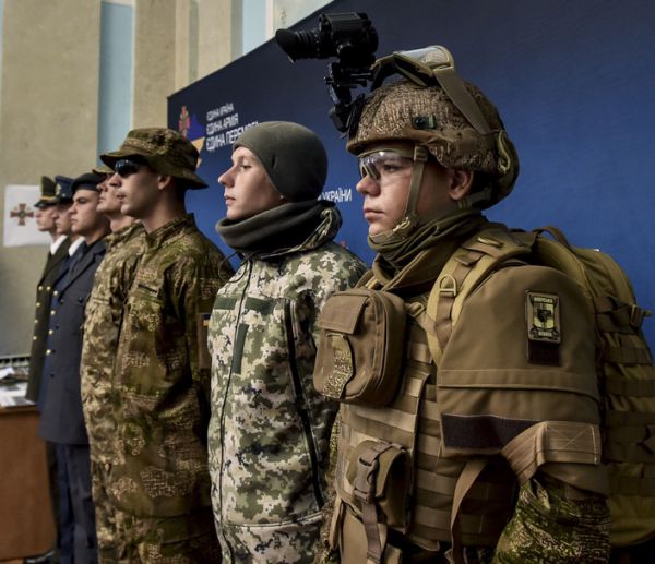 Мощные и грозные – как выглядят украинские военные в новой форме