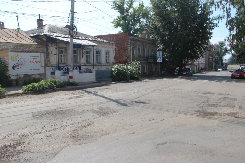 Вид на улицу Федерации с улицы Можайского