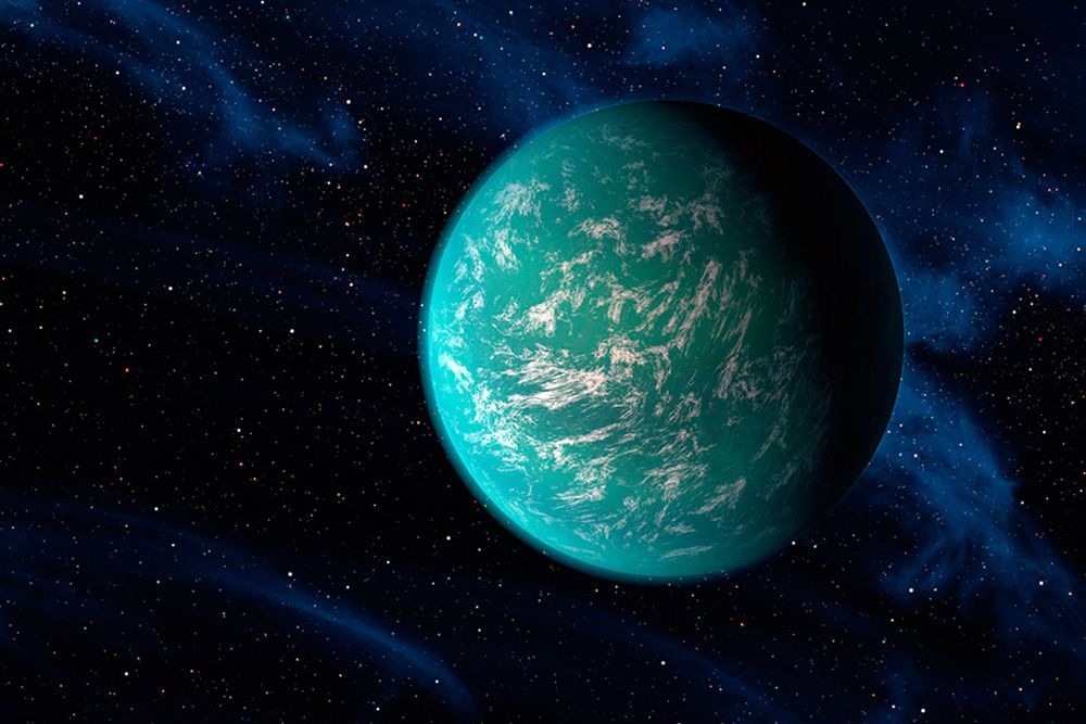 Kepler-22b удалена от Солнца на 640 световых лет и, в отличие от Kepler-20e, находится в обитаемой зоне своего светила. Радиус экзопланеты примерно в 2,4 раза больше, чем у Земли. У экзопланеты, вероятно, есть атмосфера и океан, в которых не исключена жизнь.
