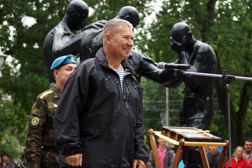 На нем выступали пермские политики, ветераны, а также вдовы погибших воинов.