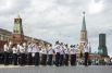 Военный оркестр выступает на праздновании 85-летия Воздушно-десантных войск на Красной площади.