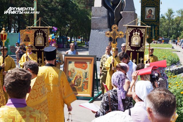 Второй год в День ВДВ в Хабаровске проходит крестный ход