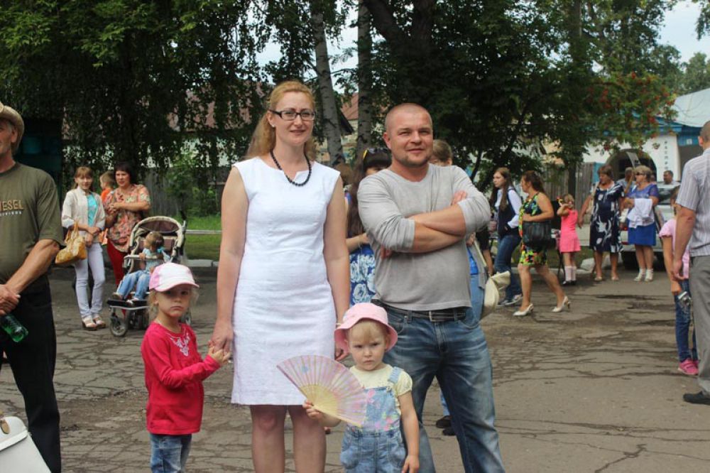 Семья Кабаковых ждет награждения мамы