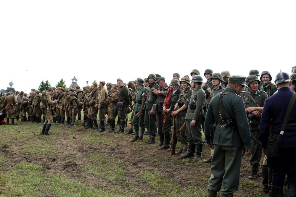 Моравско-Остравская наступательная операция проводилась в марте–мае 1945 года войсками 4-го Украинского фронта. Цель операции – разгром армейской группы «Хейнрици» и освобождение Моравско-Остравского промышленного района, расположенного на востоке Чехословакии