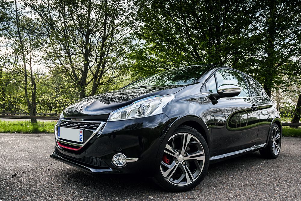 Замкнуло десятку Peugeot.