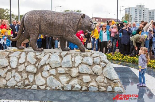 Владивосток. Памятник вымирающему амурскому тигру.