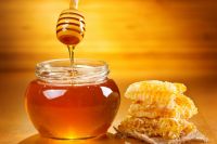 Можно ли сахар заменить медом и польза