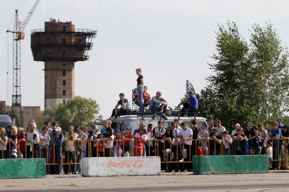 Авто-авиашоу «Крылья Сибири» в Омской области.