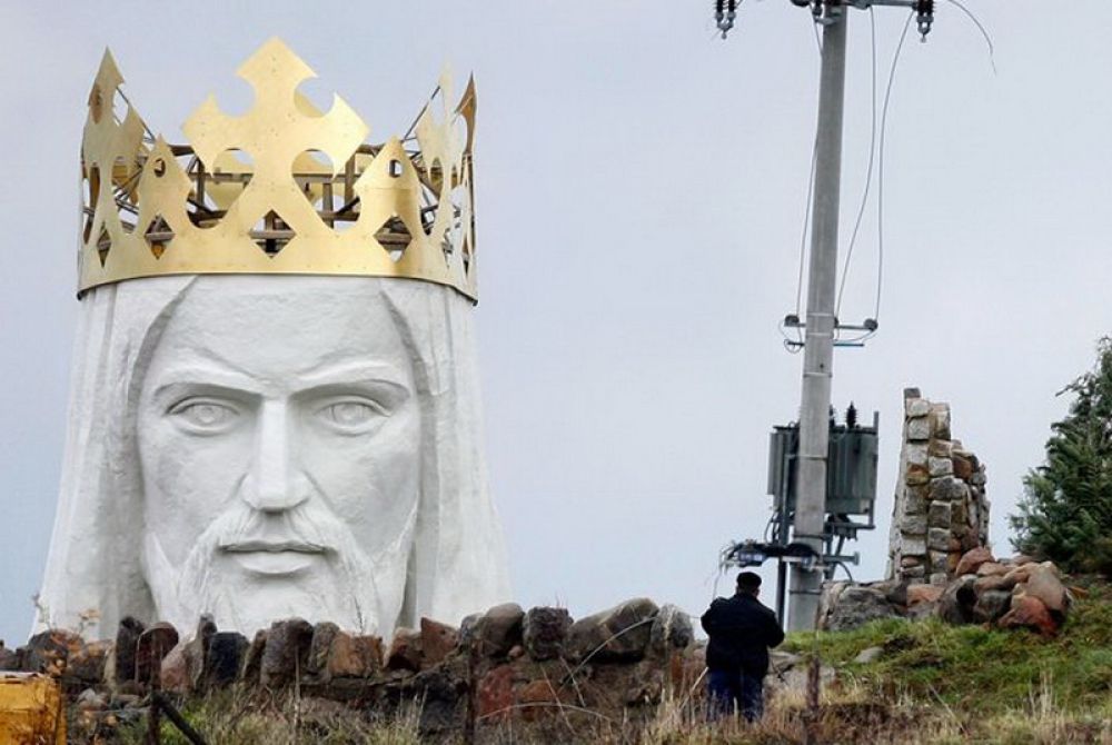 Скульптура Иисуса Христа (неподалеку от Познани, западная Польша).