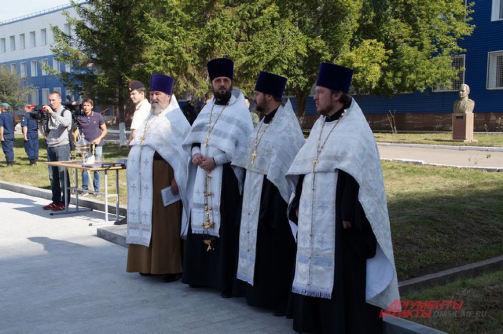 Открытие закладного камня на месте постройки часовни в память о десантниках.