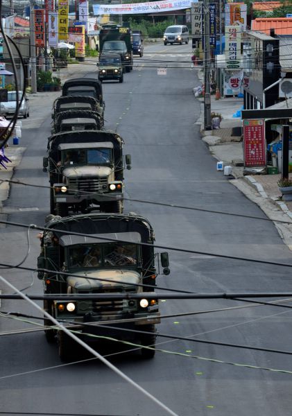Автомобили южнокорейских войск.