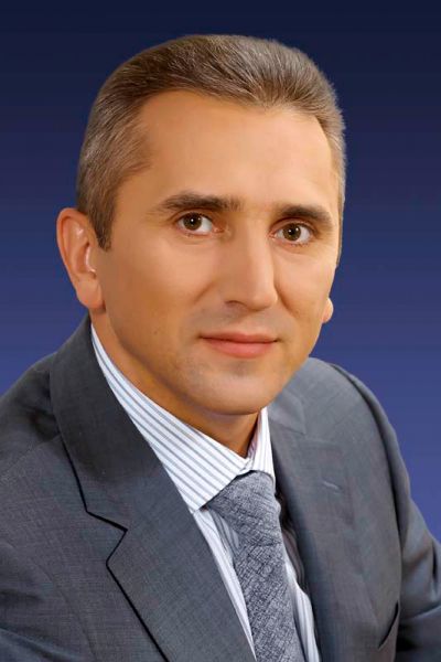 Глава тюменской дминистрации Александр Моор замкнул пятерку.